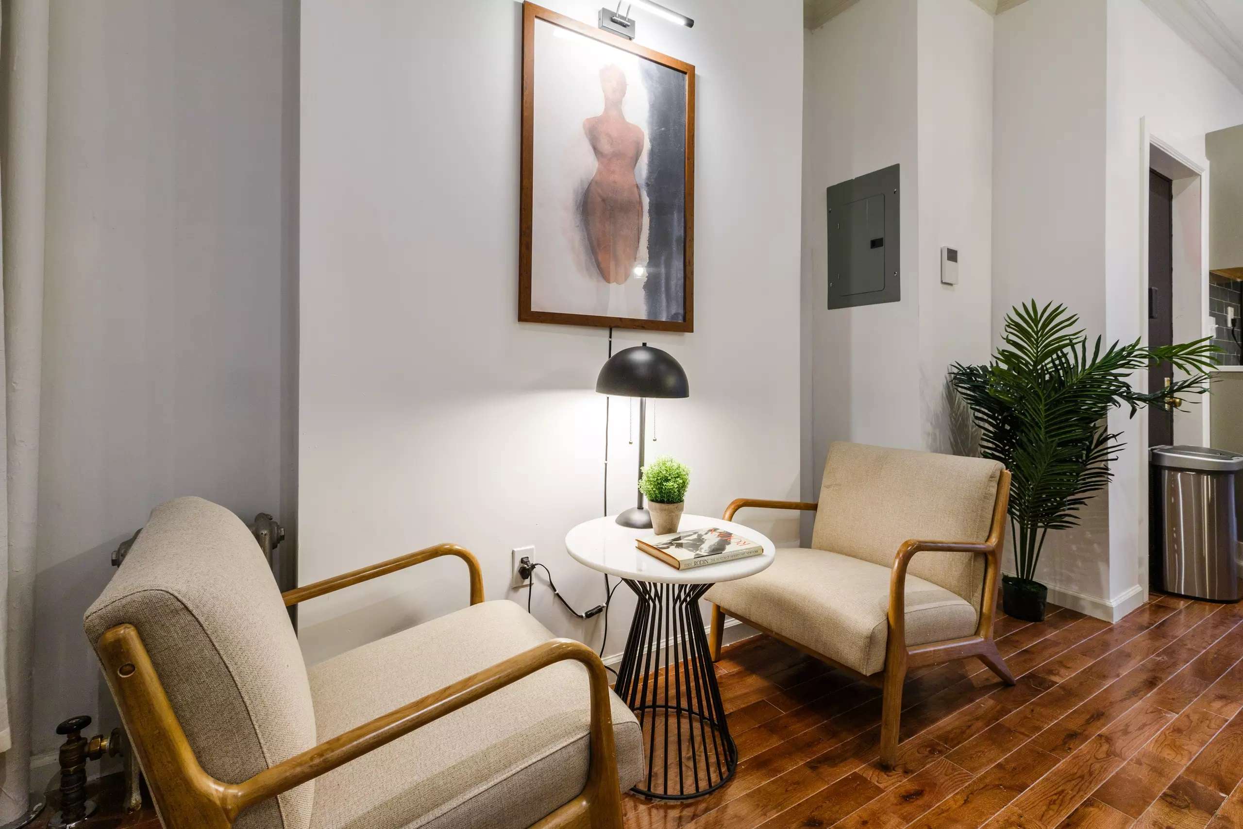 650-4S Living Room 3